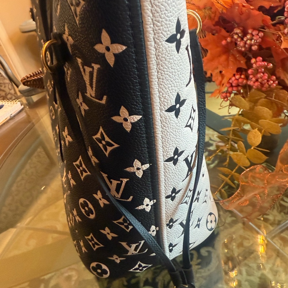RARE🔥🔥🔥Louis Vuitton Black and White Empreinte Neverfull tote MM Bi-Color - Picture 5 of 9